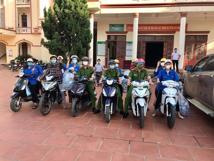 Công an thị trấn Hậu Lộc tổ chức tuyên truyền phòng chống dịch bệnh covid-19