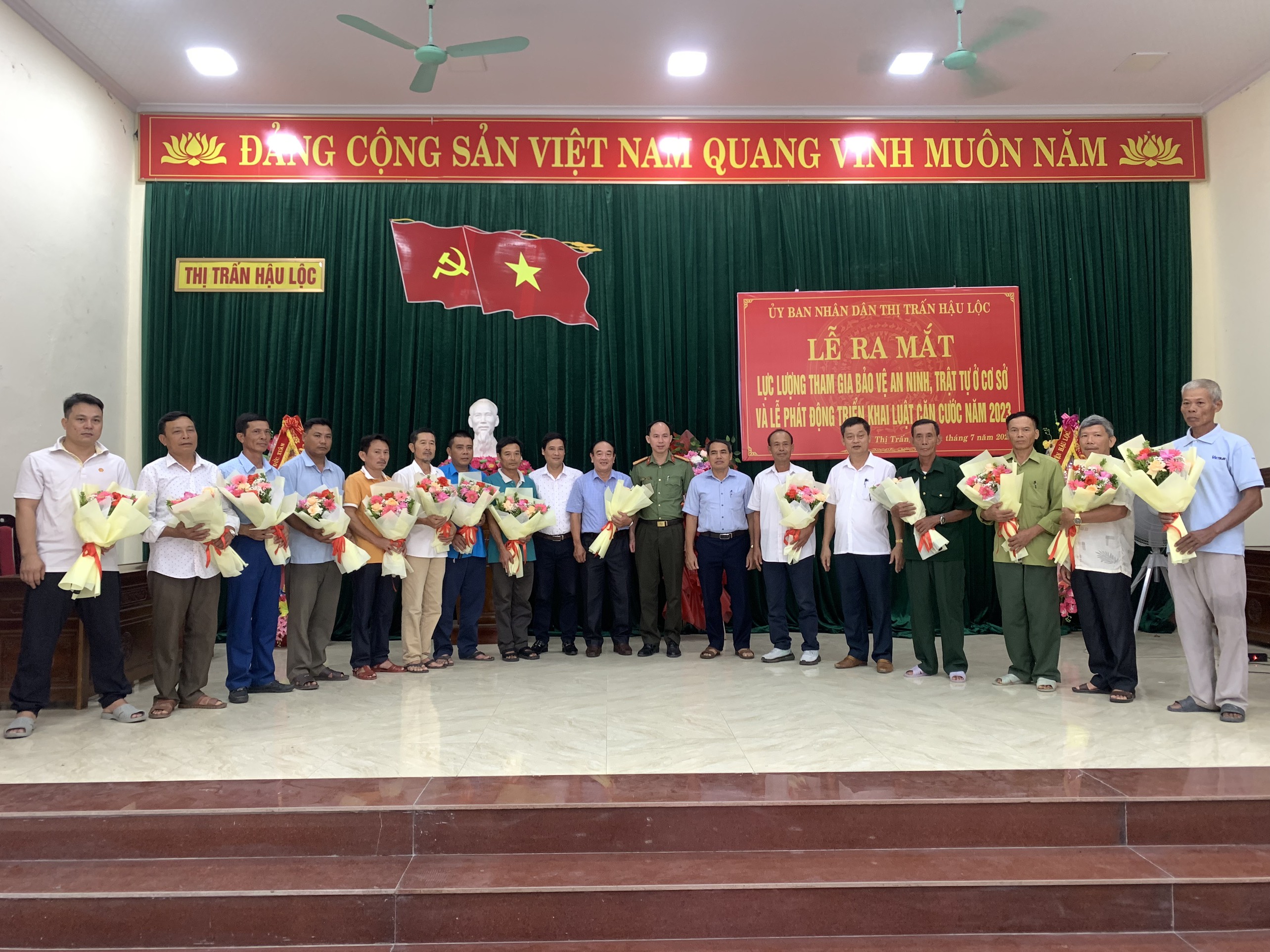 Thị trấn Hậu Lộc ra mắt lực lượng tham gia bảo vệ an ninh trật tự ở cơ sở